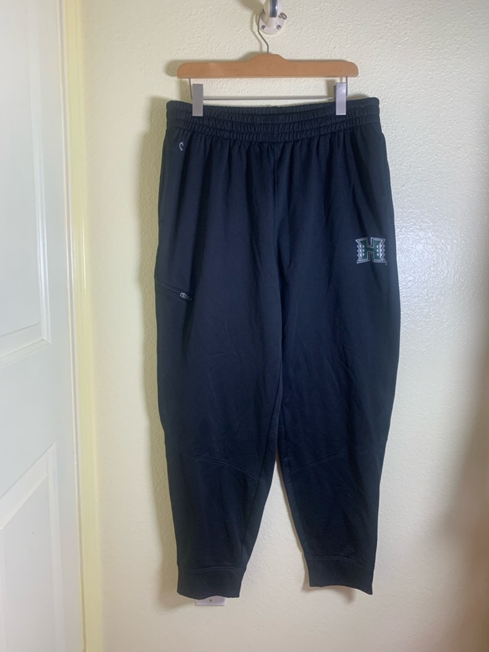 NWOT Champion Black Jogger Sweatpants with Subtle Logo, Size XL